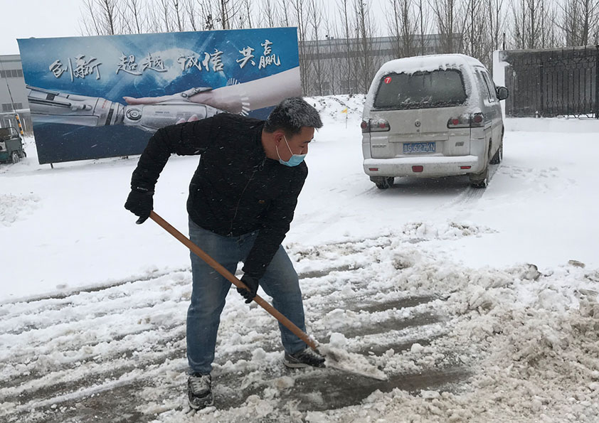 博陽機(jī)械：冬日掃雪、天寒暖人心