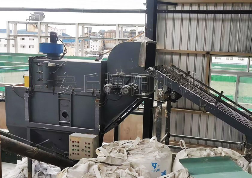氯化鈉自動拆袋機(jī)工作流程 粉體自動拆袋機(jī)使用優(yōu)勢
